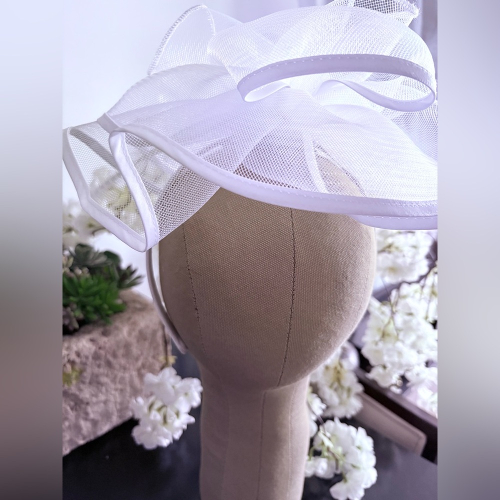 Elegant White Fascinator Headband
